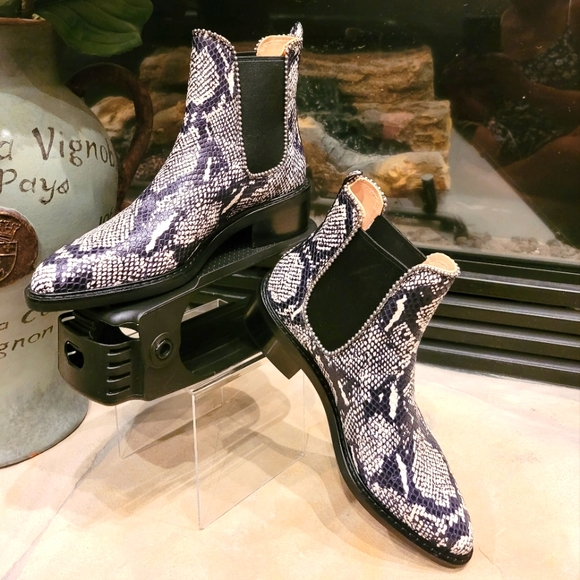NWOT...Coach Ankle Bootie Boots - Picture 1 of 9